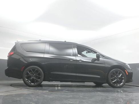 Used 2023 Chrysler Pacifica Touring-L w/ S Appearance Package FWD image 53