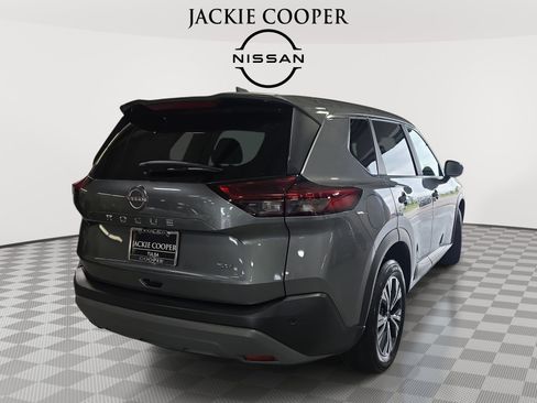 Used 2023 Nissan Rogue SV FWD image 5