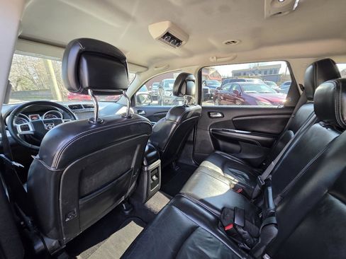 Used 2015 Dodge Journey SXT w/ Flexible Seating Group image 24