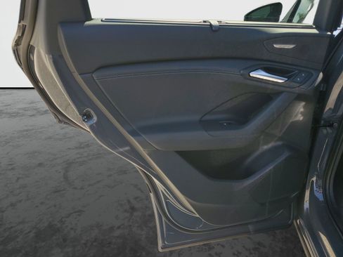 New 2025 Audi Q6 e-tron Premium Plus image 17