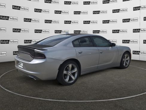 Used 2018 Dodge Charger R/T RWD image 6