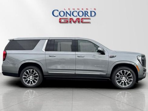 New 2026 GMC Yukon XL Denali w/ Denali Reserve Package AWD/4WD image 3
