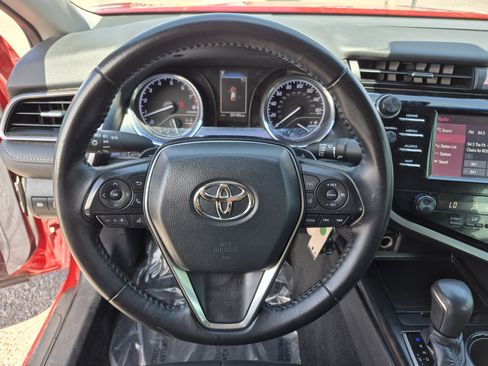 Used 2019 Toyota Camry SE FWD image 9
