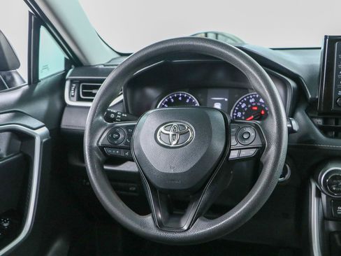 Used 2022 Toyota RAV4 XLE w/ Convenience Package FWD image 12