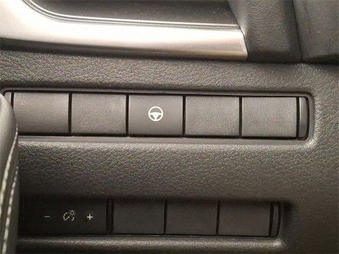 Used 2021 Nissan Rogue SV image 24