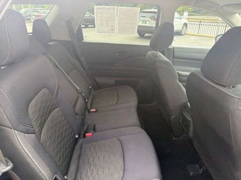 Used 2025 Nissan Pathfinder SV FWD image 17