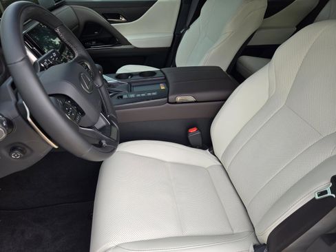 New 2026 Lexus LX 600 4WD w/ Luxury Package image 5