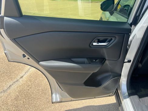 Used 2024 Nissan Rogue SV FWD image 19