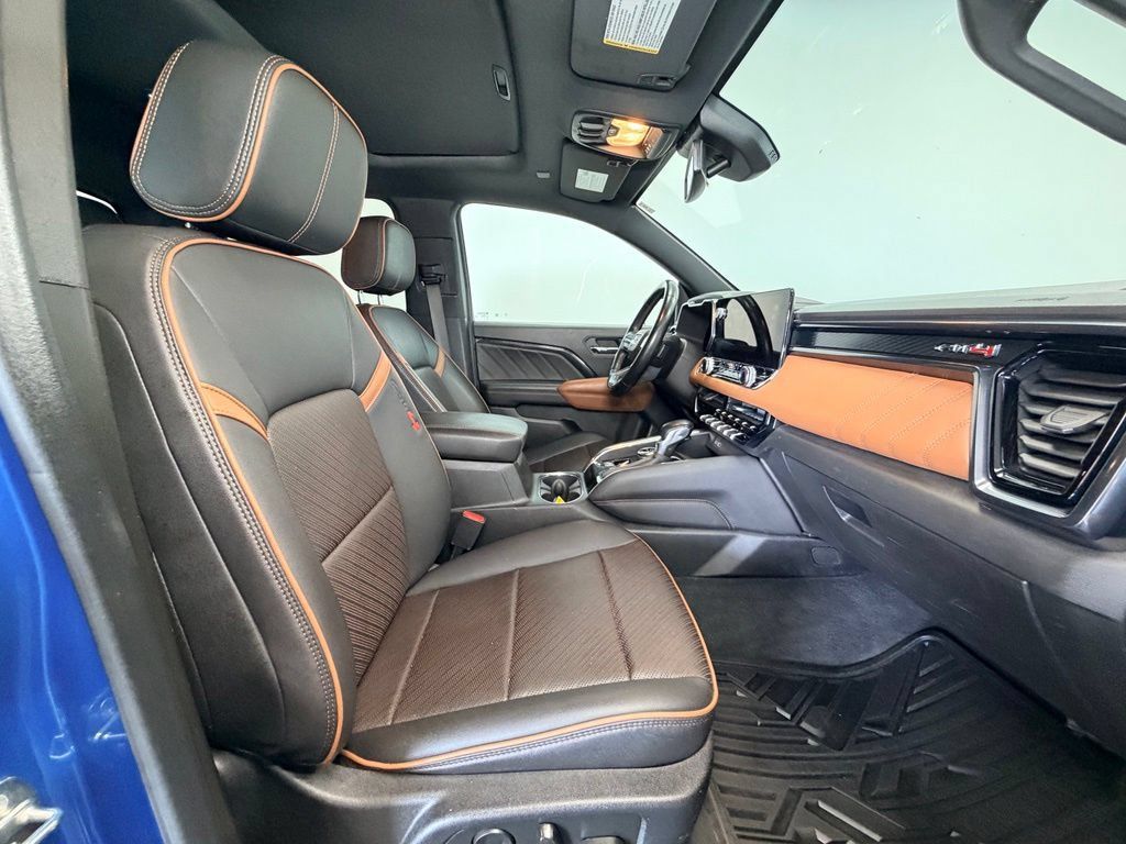 Used 2023 GMC Canyon AT4 w/ AT4 Premium Package AWD/4WD image 7