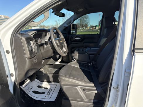 Used 2022 Chevrolet Silverado 2500 W/T image 12