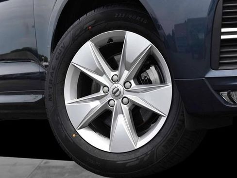 Used 2022 Volvo XC60 B5 Momentum AWD/4WD image 3