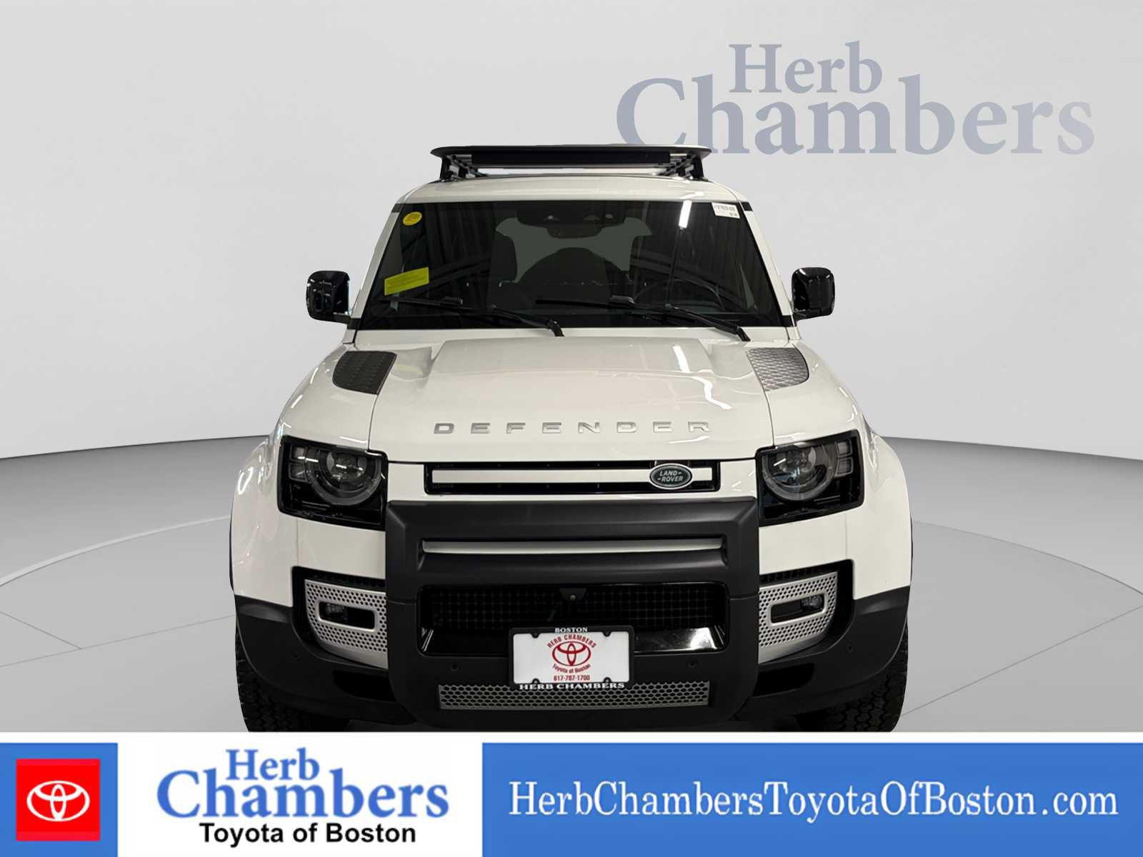 Used 2024 Land Rover Defender 110 S AWD/4WD image 2
