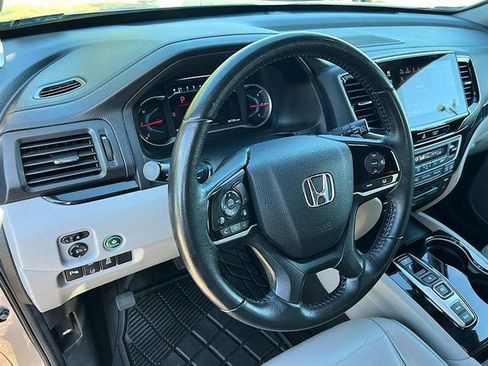 Used 2020 Honda Pilot Touring image 13