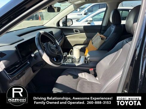 Used 2026 Kia Carnival FWD image 5