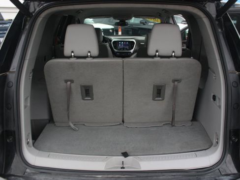 Used 2023 GMC Acadia SLT FWD image 12