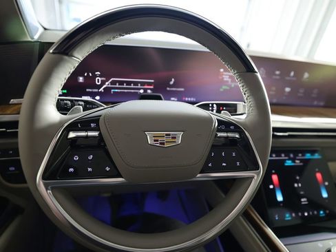 Used 2025 Cadillac Escalade Sport Platinum w/ LPO, ONYX Package image 23