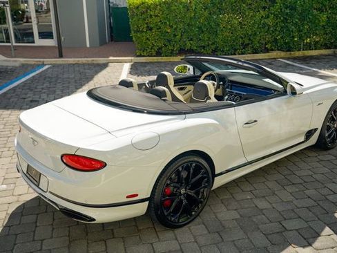 Used 2024 Bentley Continental GT Speed image 28