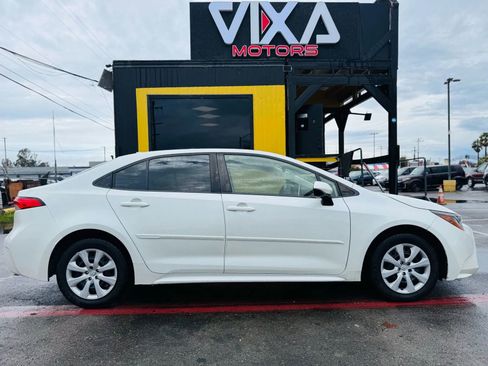 Used 2021 Toyota Corolla LE w/ Carpet Mat Package (TMS) image 4