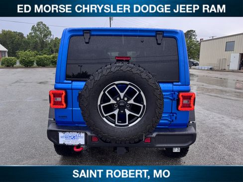 Used 2024 Jeep Wrangler Unlimited Rubicon w/ Technology Group AWD/4WD image 3