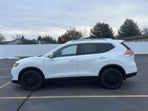 Used 2016 Nissan Rogue S w/ Appearance Package image 24