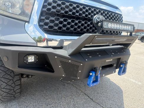 Used 2019 Toyota Tundra SR5 w/ SR5 Upgrade Package AWD/4WD image 11