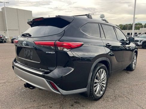 Used 2021 Toyota Highlander Platinum AWD/4WD image 6