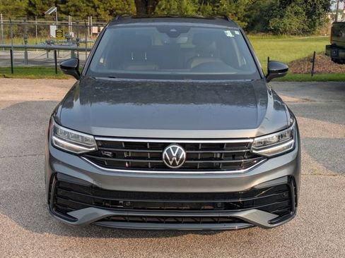 Used 2022 Volkswagen Tiguan SE R-Line FWD image 8