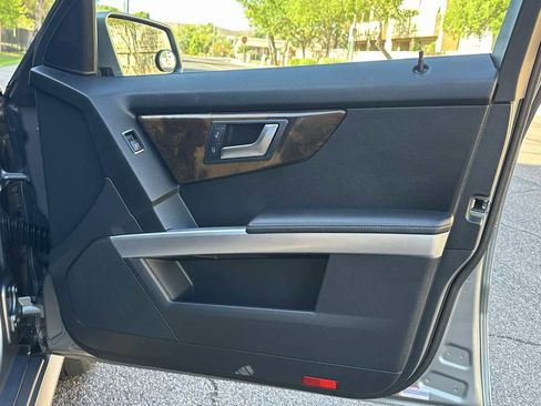 Used 2015 Mercedes-Benz GLK 350 2WD image 39