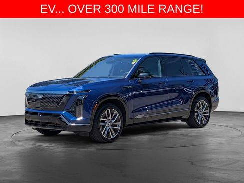 Used 2026 Cadillac Vistiq Sport w/ LPO, Floor Liner Package AWD/4WD image 4