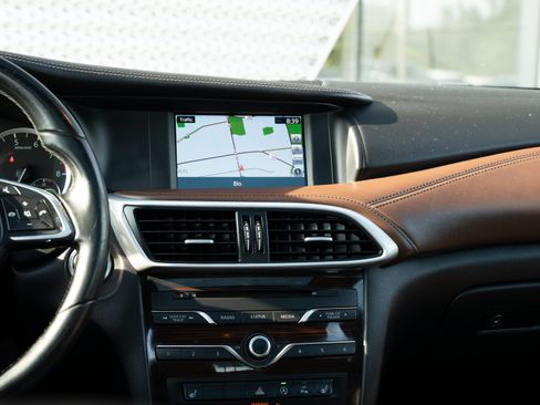 Used 2018 INFINITI QX30 Premium w/ Navigation Package AWD/4WD image 10