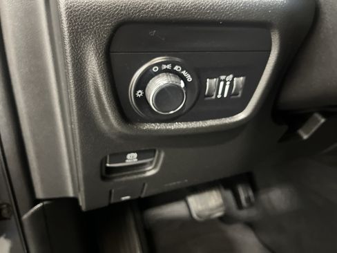 Used 2024 Jeep Grand Cherokee L Laredo AWD/4WD image 30