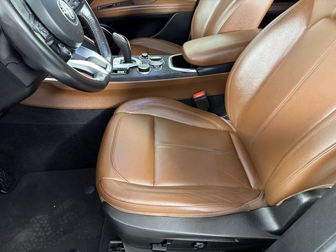 Used 2020 Alfa Romeo Stelvio RWD image 10