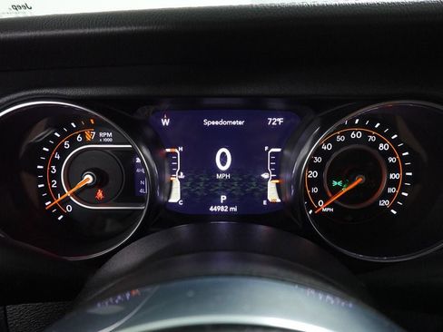 Used 2023 Jeep Gladiator Overland AWD/4WD image 19