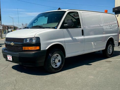 Used 2019 Chevrolet Express 2500 w/ Driver Convenience Package RWD image 8