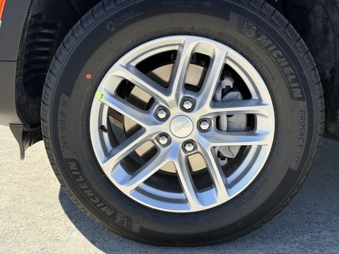 New 2026 Jeep Grand Cherokee Laredo X RWD image 9
