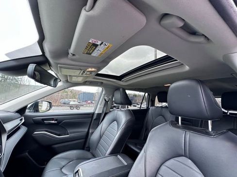 Used 2023 Toyota Highlander XLE image 13