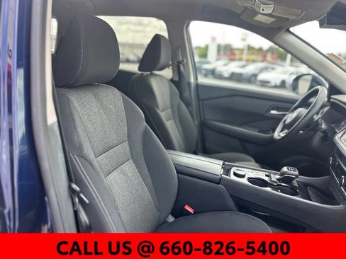 Used 2024 Nissan Rogue SV AWD/4WD image 6