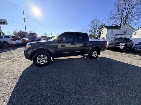 Used 2012 Nissan Frontier SV image 15