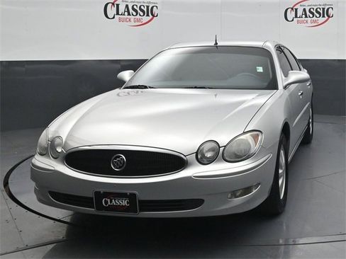 Used 2005 Buick LaCrosse CXL w/ Gold Convenience Package image 4