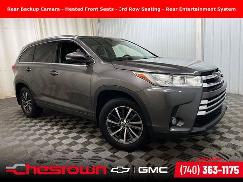 Used 2017 Toyota Highlander XLE AWD/4WD image 1