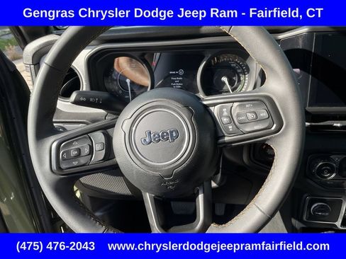 Used 2024 Jeep Wrangler Unlimited AWD/4WD image 33