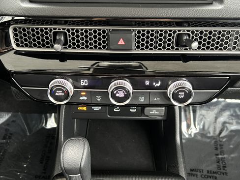 Used 2025 Honda Civic LX image 28