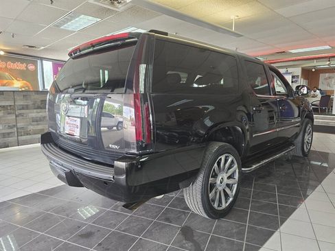 Used 2007 Cadillac Escalade ESV AWD w/ Information Package image 4