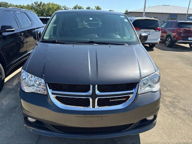 Used 2017 Dodge Grand Caravan SXT w/ Driver Convenience Group FWD image 2
