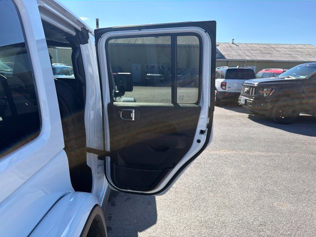Used 2026 Jeep Wrangler Unlimited Rubicon w/ Safety Group AWD/4WD image 36