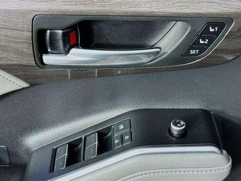 Used 2022 Toyota Highlander Platinum image 23