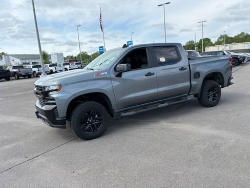 Used 2021 Chevrolet Silverado 1500 LT Trail Boss AWD/4WD image 2