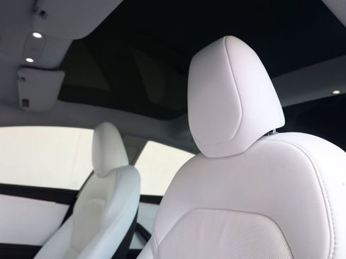 Used 2024 Tesla Model 3 Standard Range RWD image 16