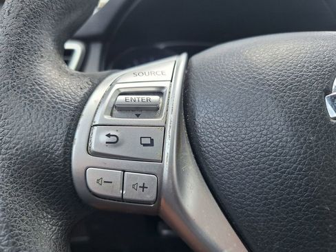 Used 2016 Nissan Rogue SV FWD image 13