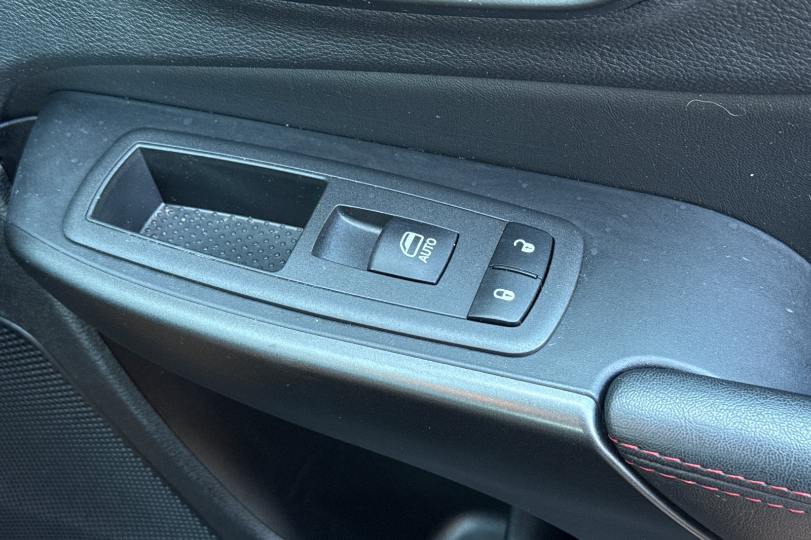 Used 2022 Jeep Cherokee Trailhawk w/ Comfort/Convenience Group AWD/4WD image 21